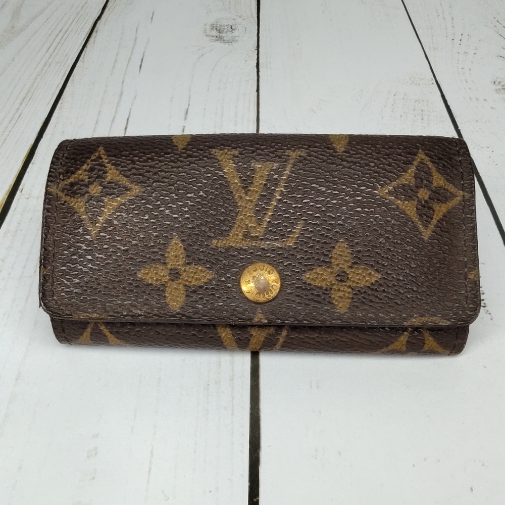 Louis Vuitton Key Wallet - Picture 12 of 14